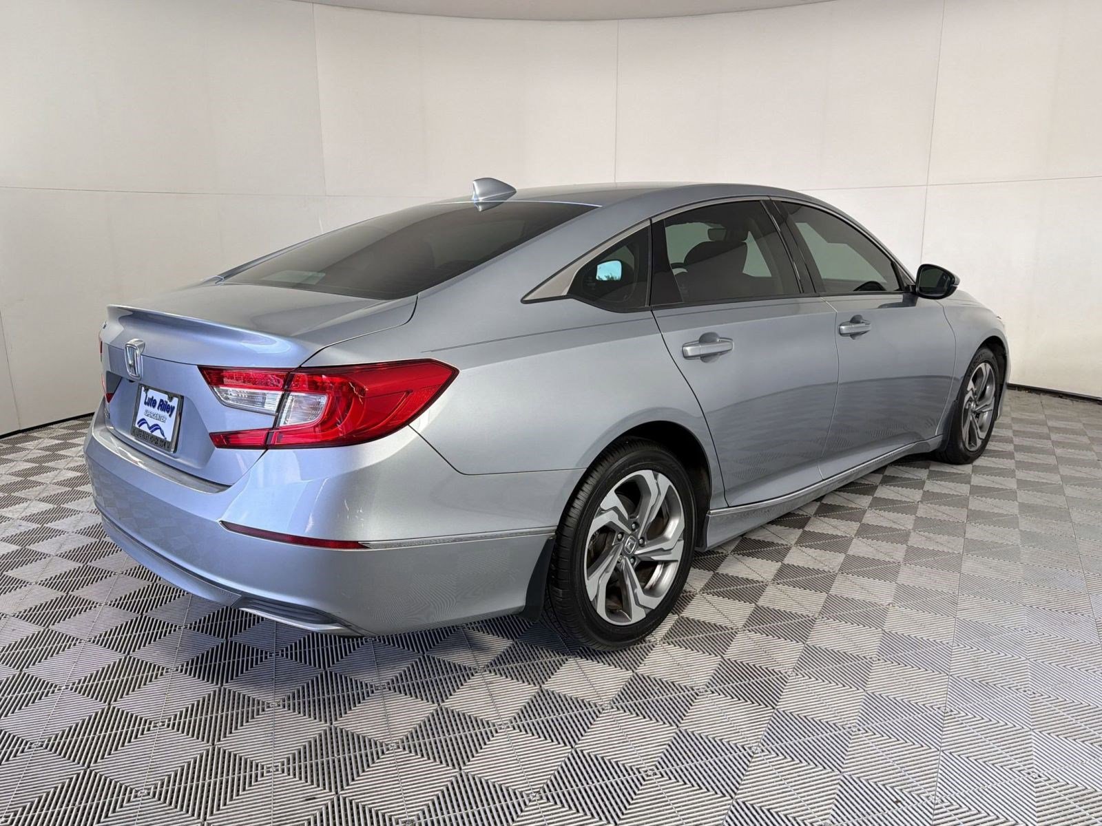 Certified 2018 Honda Accord EX-L image 9