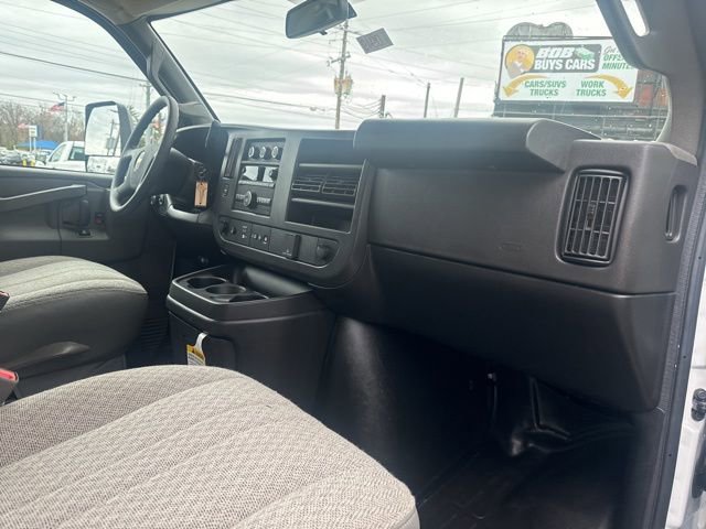New 2024 Chevrolet Express 3500 Work Van w/ Power Convenience Package image 24