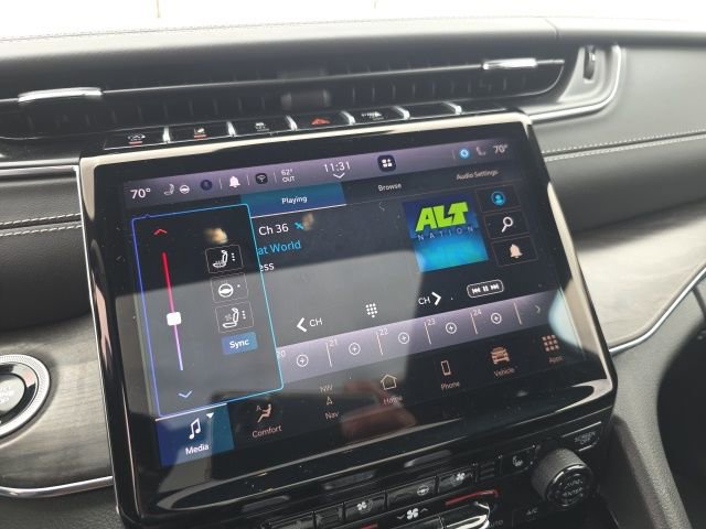 Used 2024 Jeep Grand Cherokee Overland w/ Adv Protech Group III image 28