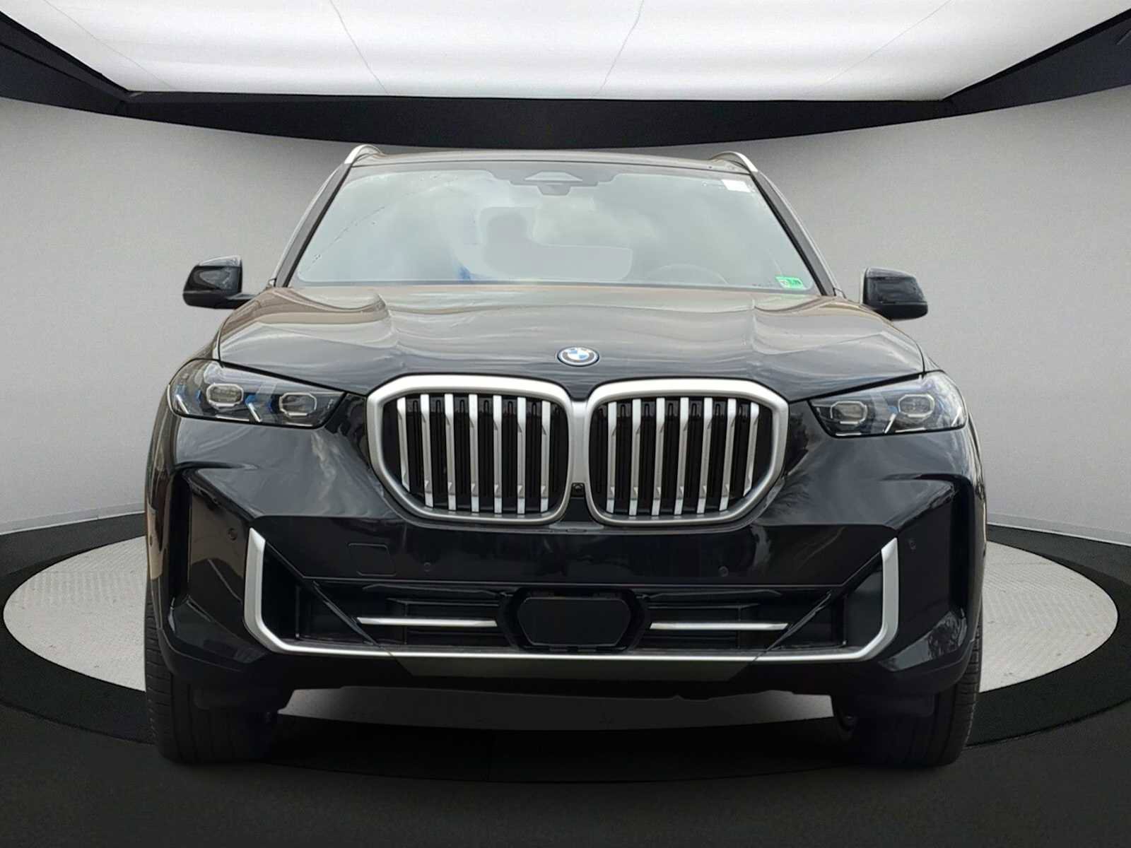 New 2026 BMW X5 xDrive50e w/ Premium Package image 3