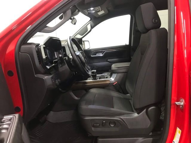 Used 2024 Chevrolet Silverado 1500 LT Trail Boss w/ LPO, Dark Essentials Package image 12