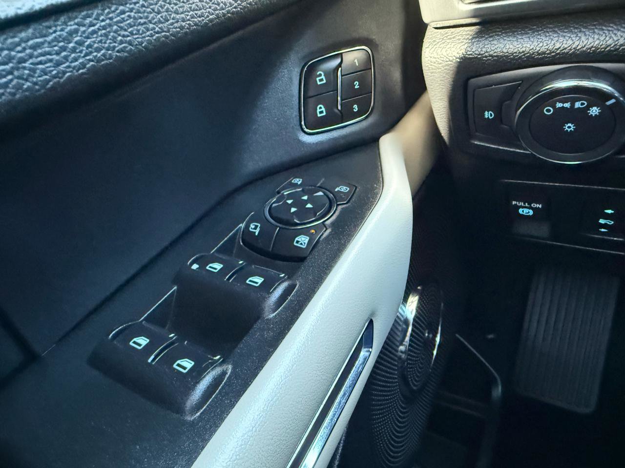 Used 2019 Ford Expedition Platinum image 33