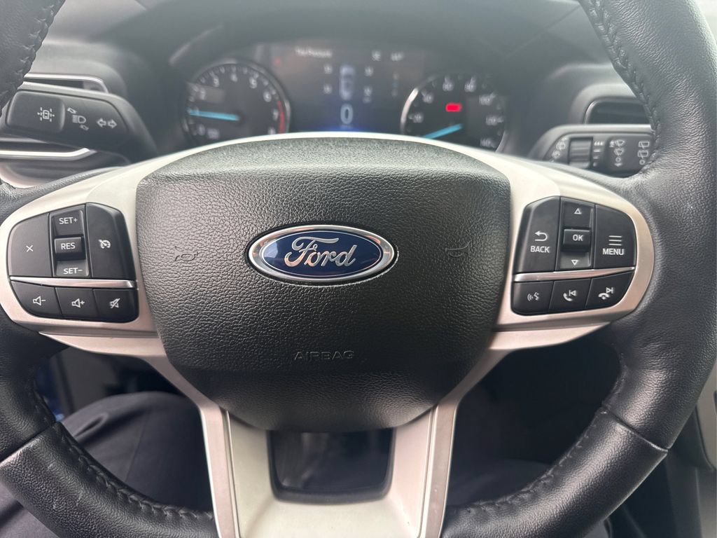 Used 2023 Ford Explorer XLT w/ Equipment Group 202A AWD/4WD image 14