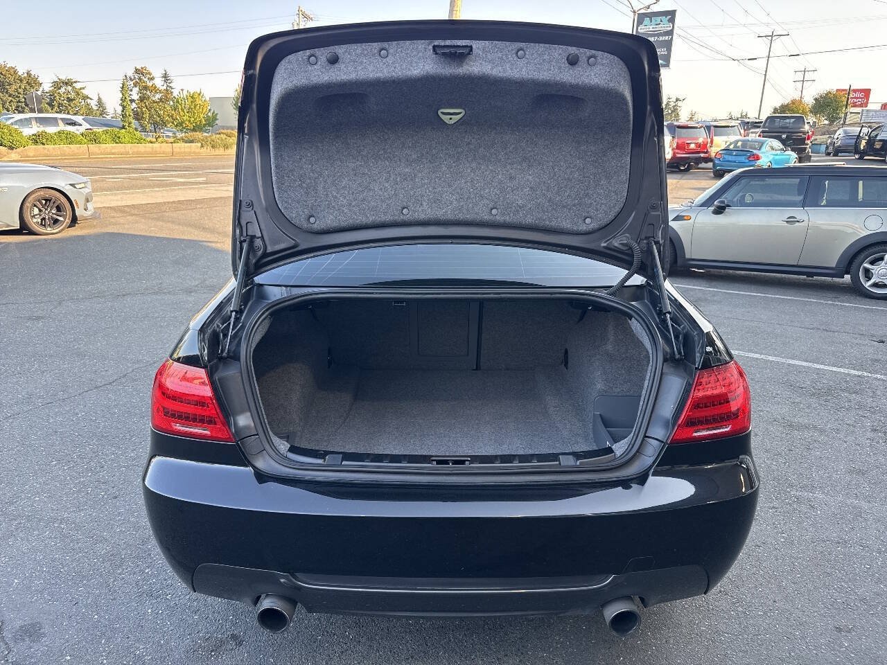 Used 2013 BMW 335i xDrive Coupe AWD/4WD image 6