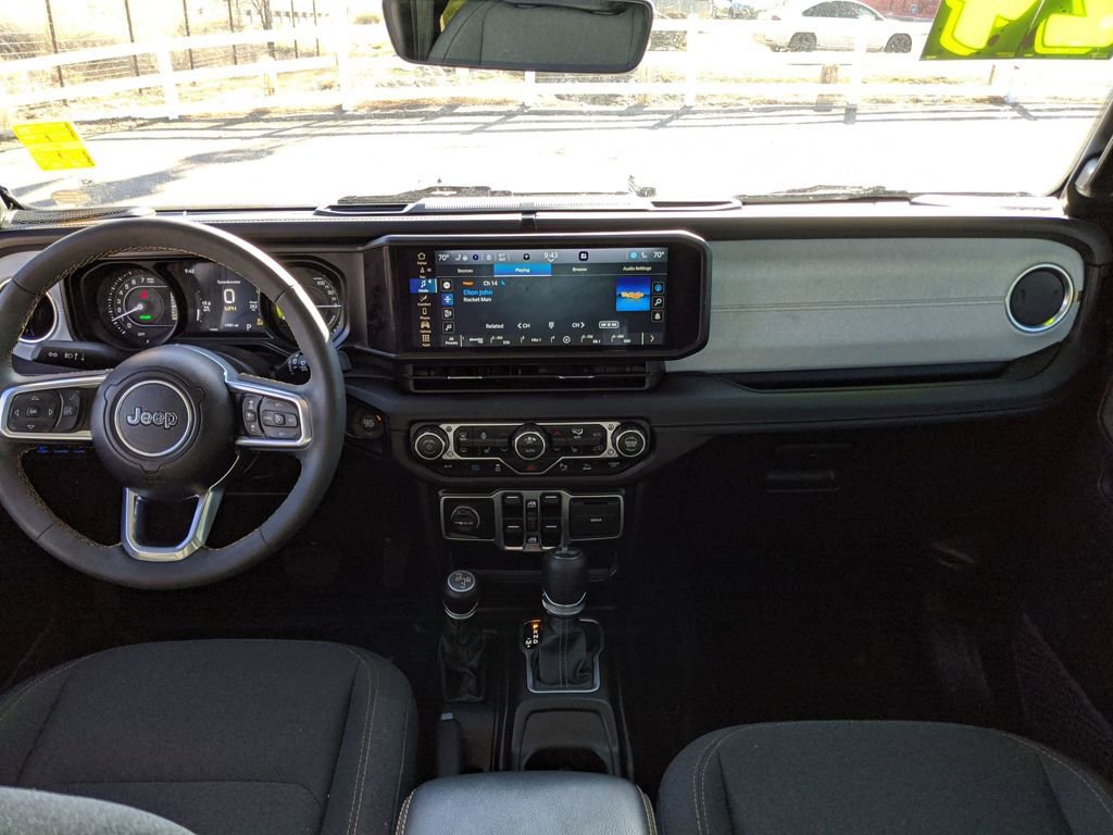 Used 2024 Jeep Wrangler Unlimited Sahara w/ Technology Group image 7