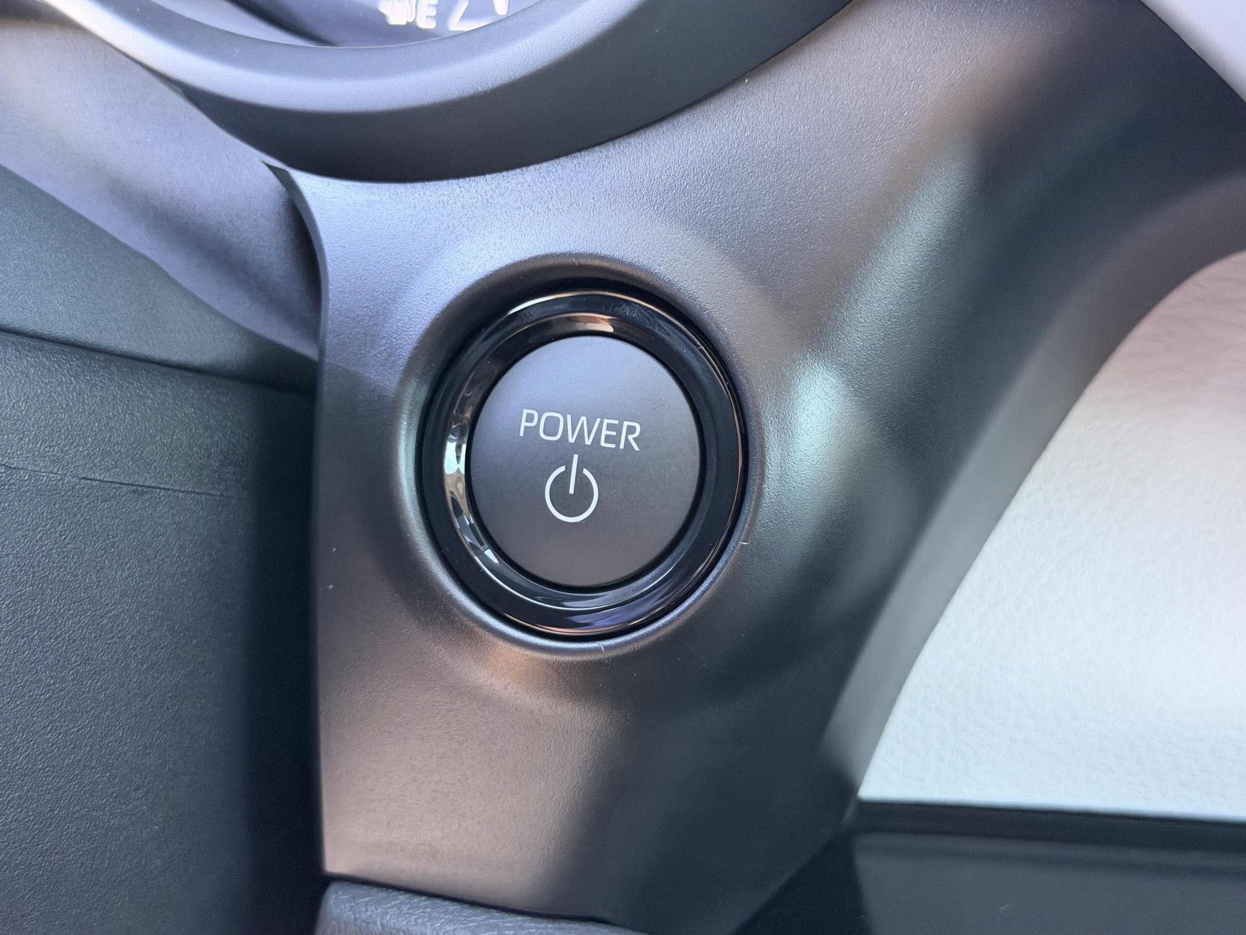 Certified 2025 Toyota Sienna XLE FWD image 14