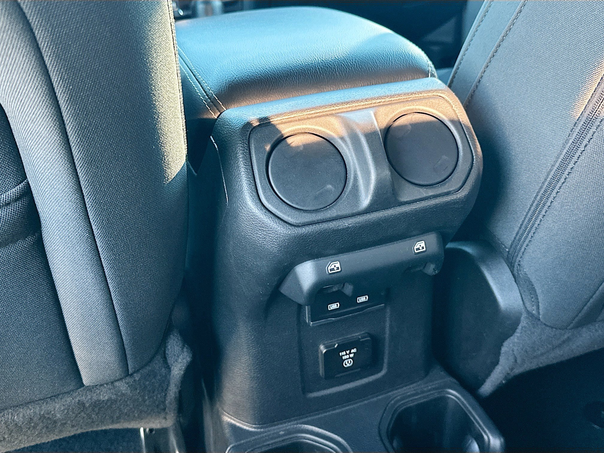 Used 2022 Jeep Wrangler Unlimited Sahara image 24