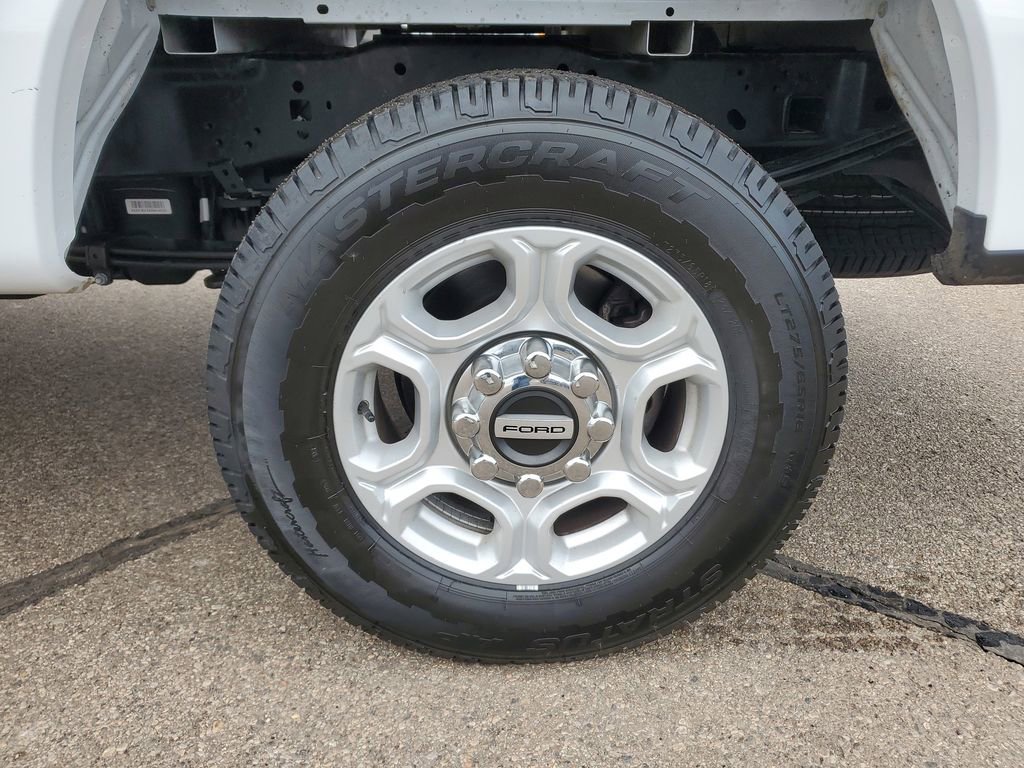 Certified 2025 Ford F250 XLT image 5