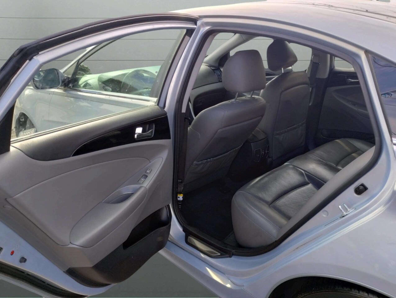 Used 2012 Hyundai Sonata Limited w/ Navigation Pkg image 16