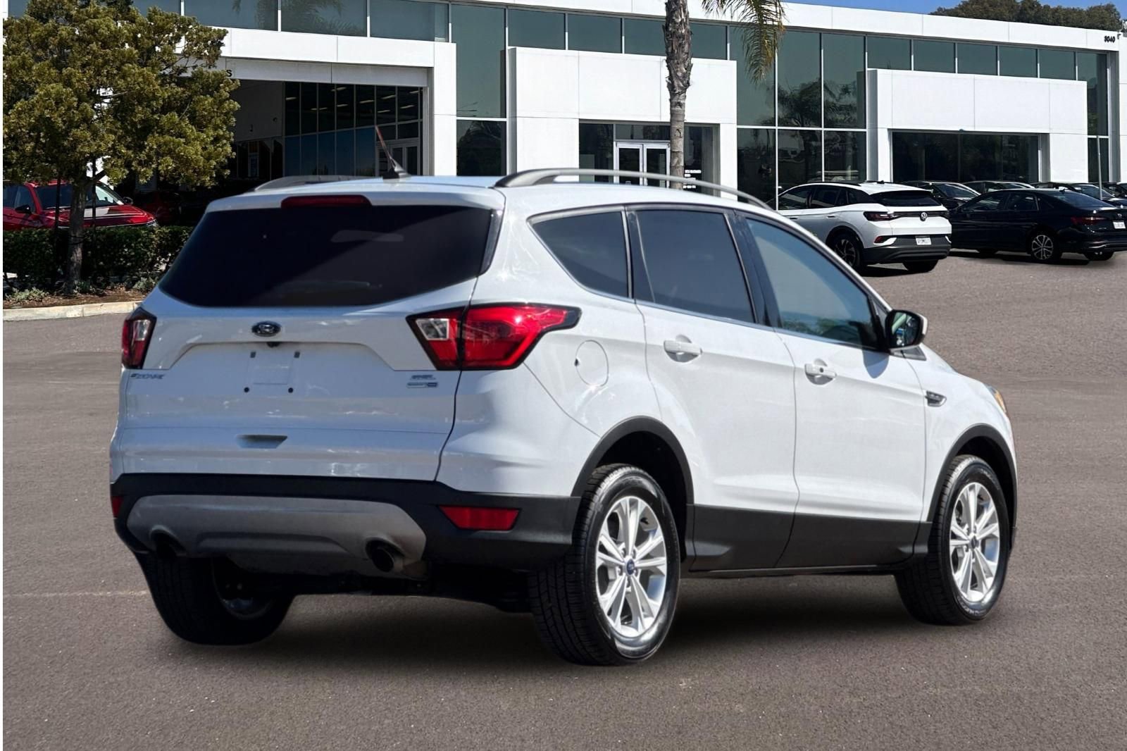 Used 2019 Ford Escape SEL image 3