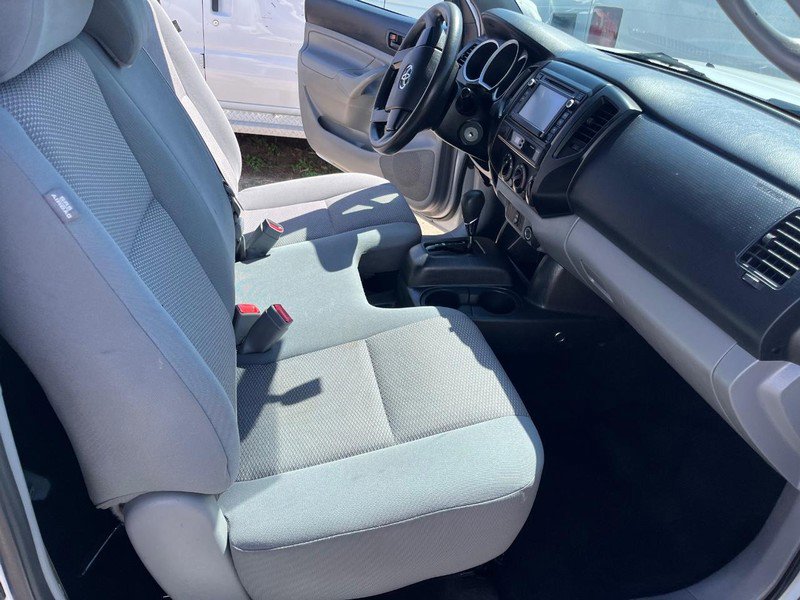 Used 2014 Toyota Tacoma 2WD Regular Cab image 9