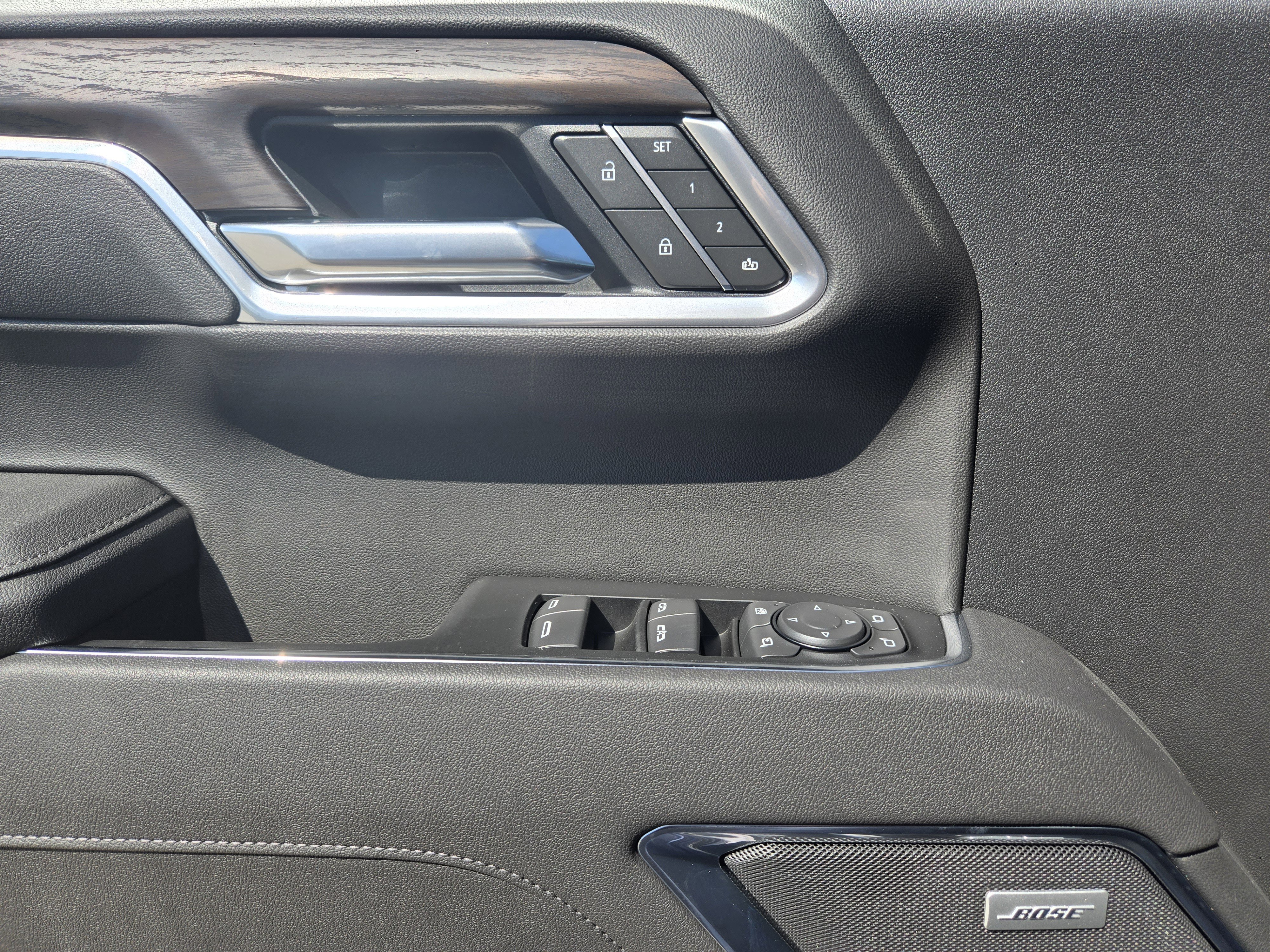 New 2026 GMC Sierra 1500 SLT image 17