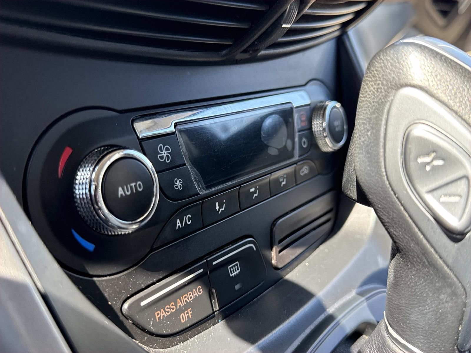 Used 2016 Ford Escape SE w/ SE Leather Comfort Package image 11