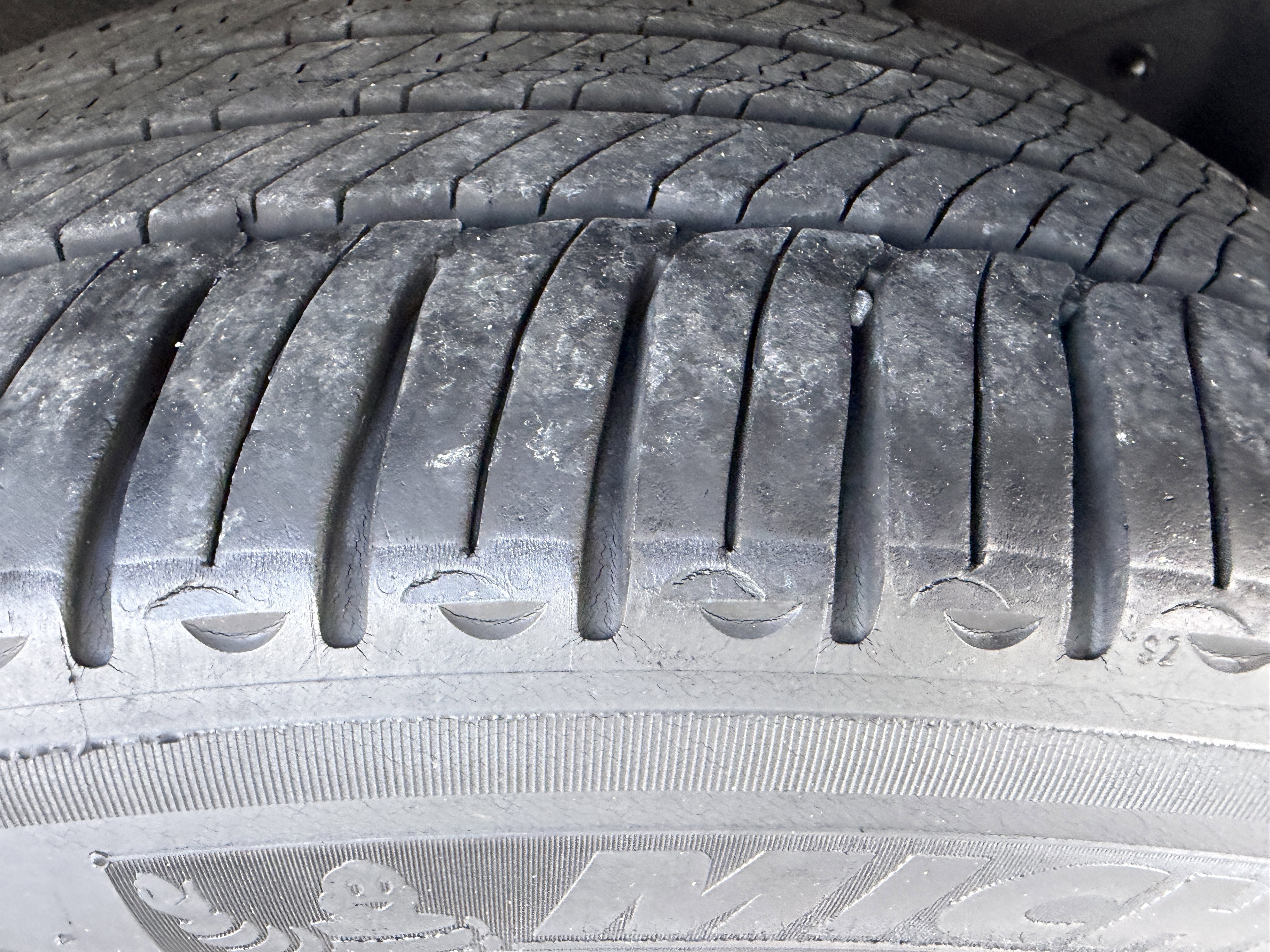 Certified 2023 Volvo XC40 B5 Plus w/ Protection Package Premier image 33