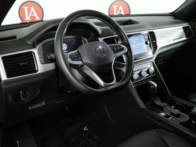 Used 2023 Volkswagen Atlas Cross Sport SE w/ Panoramic Sunroof Package image 16