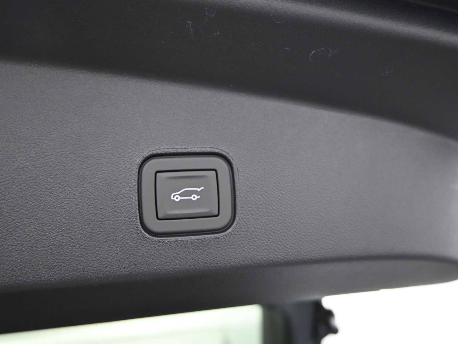 New 2026 Cadillac Lyriq V image 24