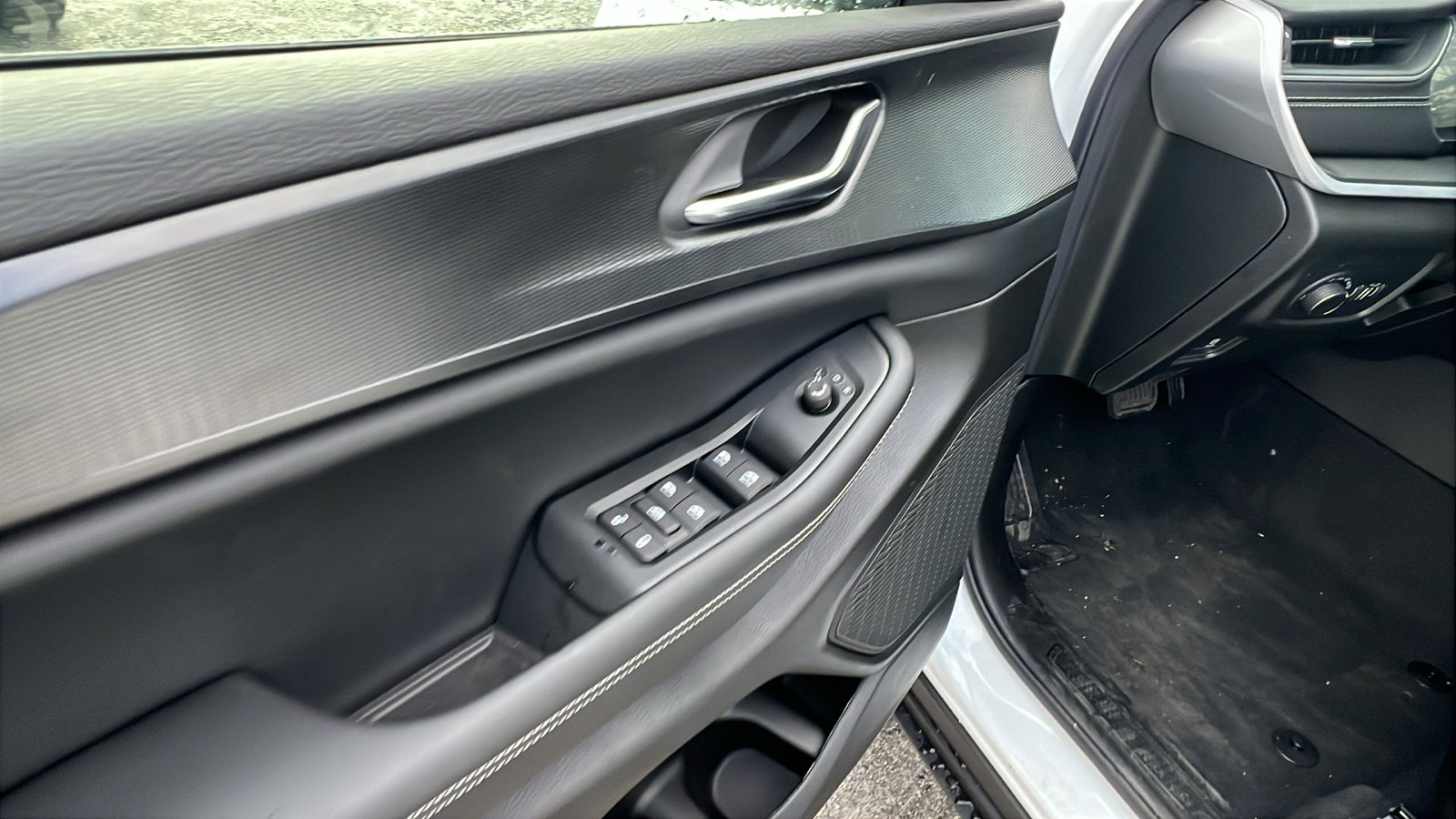 New 2025 Jeep Grand Cherokee Laredo image 15