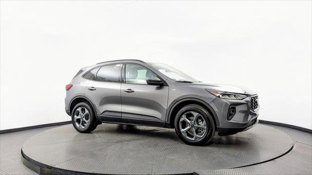 Used 2025 Ford Escape ST-Line Select AWD/4WD image 9