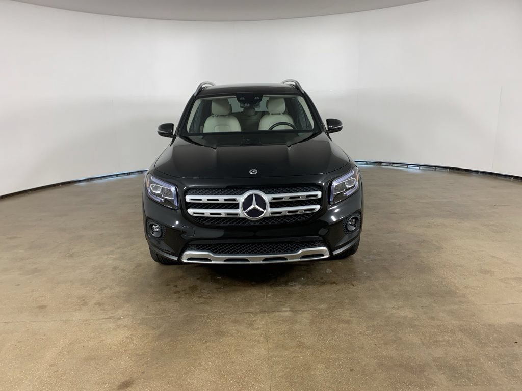 Used 2022 Mercedes-Benz GLB 250 4MATIC w/ Premium Package Lite image 3