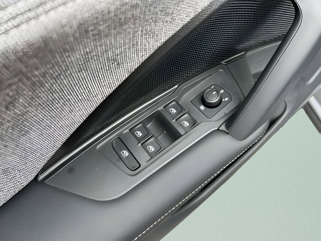 New 2026 Volkswagen Tiguan S image 13