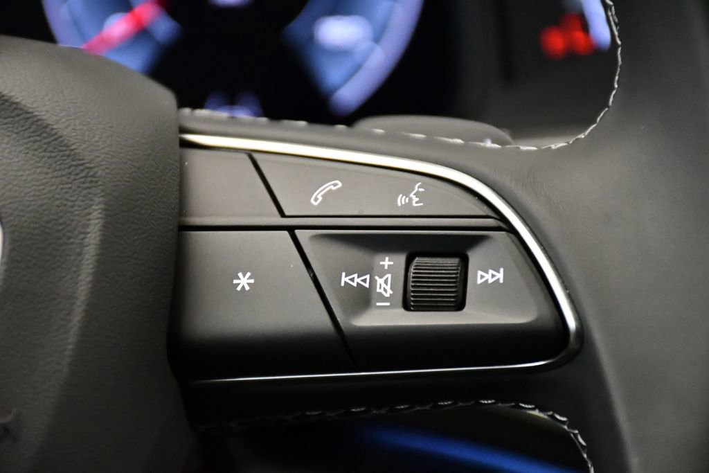 Used 2025 Audi Q8 Premium Plus image 24