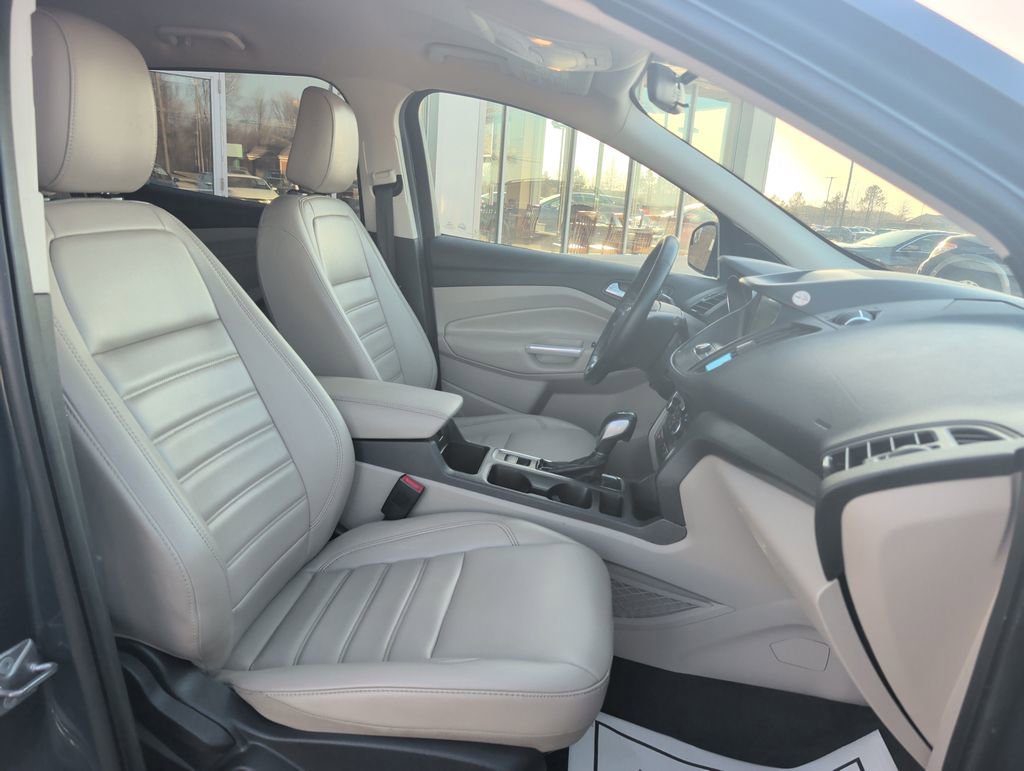 Used 2019 Ford Escape SEL image 22