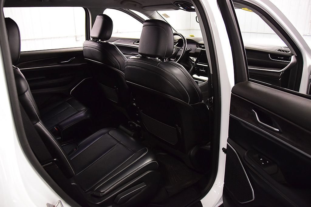 Used 2021 Jeep Grand Cherokee L Limited AWD/4WD image 30