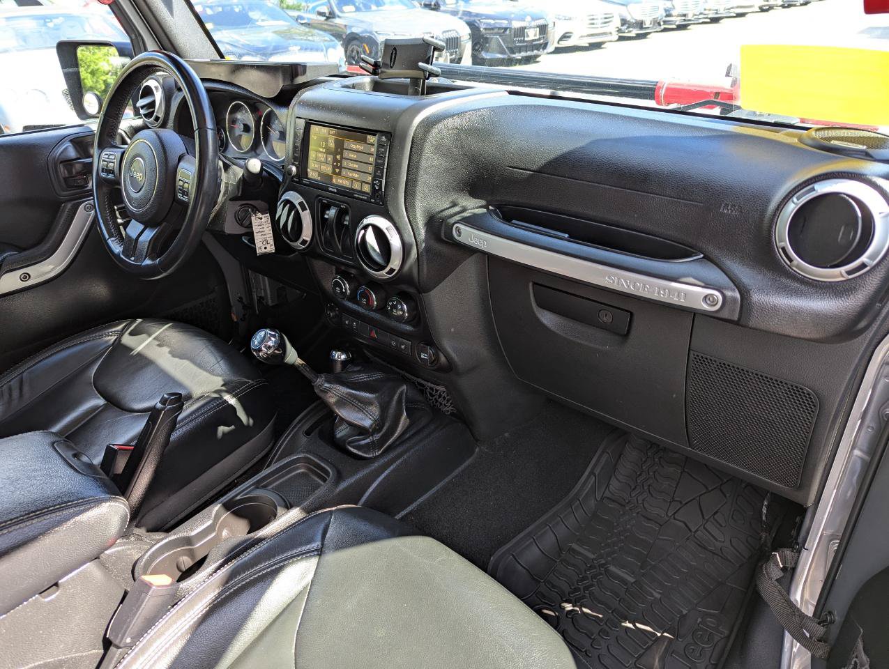 Used 2017 Jeep Wrangler Rubicon AWD/4WD image 34