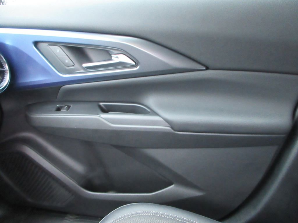 New 2026 Chevrolet Equinox EV LT image 31