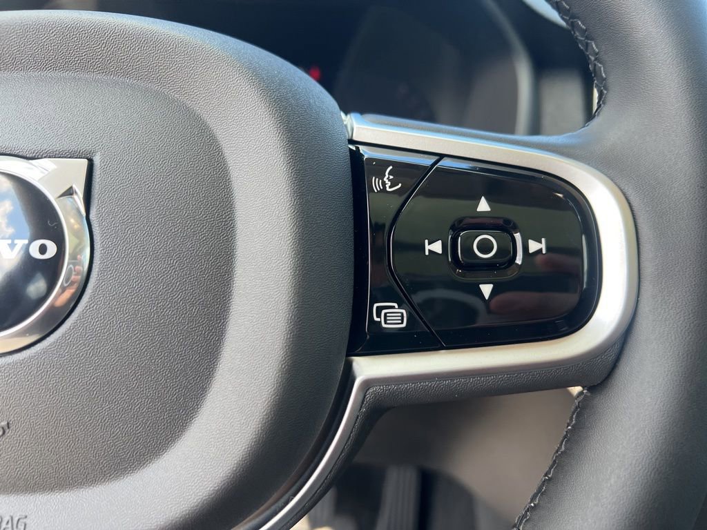 New 2026 Volvo XC90 B6 Plus w/ Protection Package Premier image 20