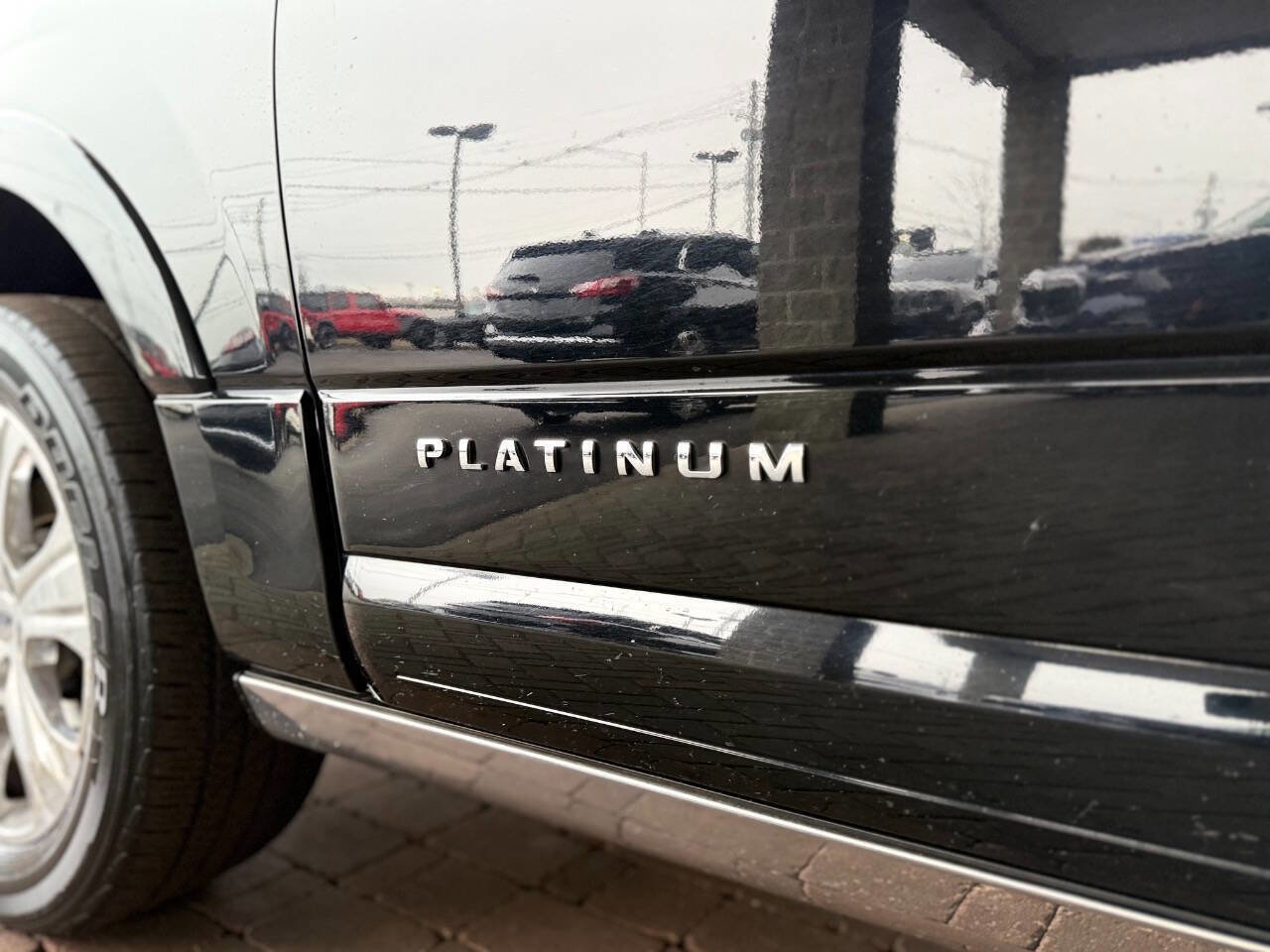 Used 2016 Ford Expedition Platinum image 23