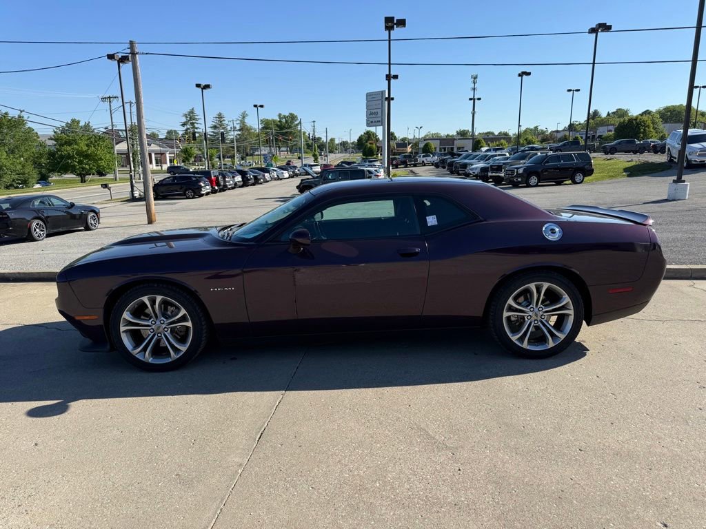 Used 2022 Dodge Challenger R/T RWD image 9