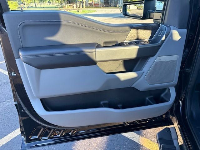 Used 2025 Ford F250 XLT w/ Black Appearance Package AWD/4WD image 23