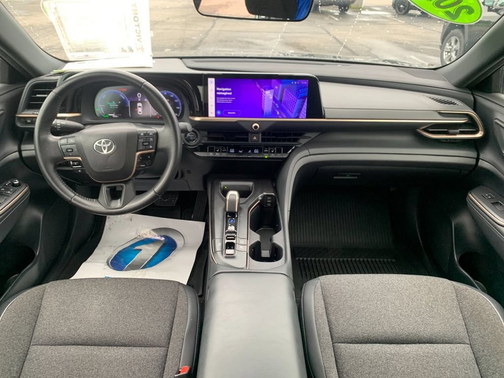 Used 2023 Toyota Crown AWD/4WD image 16