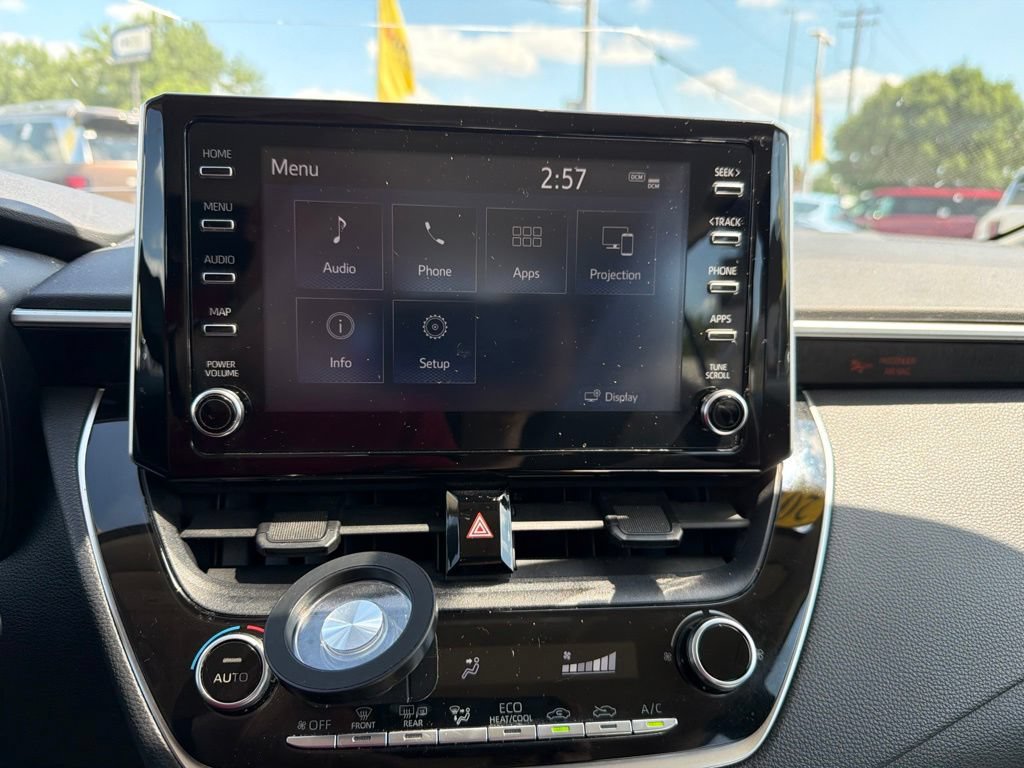 Used 2020 Toyota Corolla LE FWD image 21