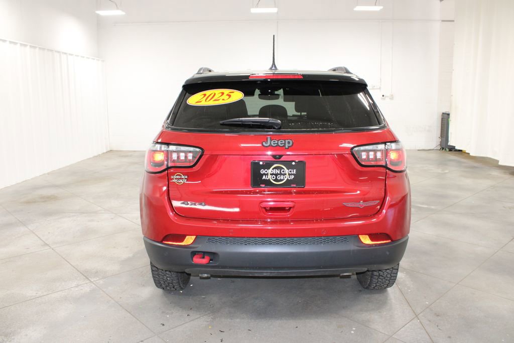 Used 2025 Jeep Compass Trailhawk AWD/4WD image 8