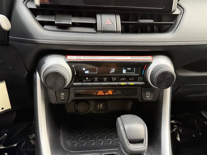 Used 2025 Toyota RAV4 LE FWD image 38
