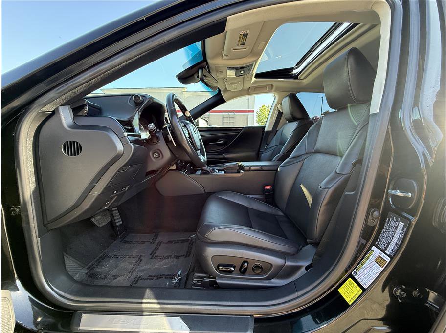 Used 2021 Lexus ES 300h w/ Premium Package image 41