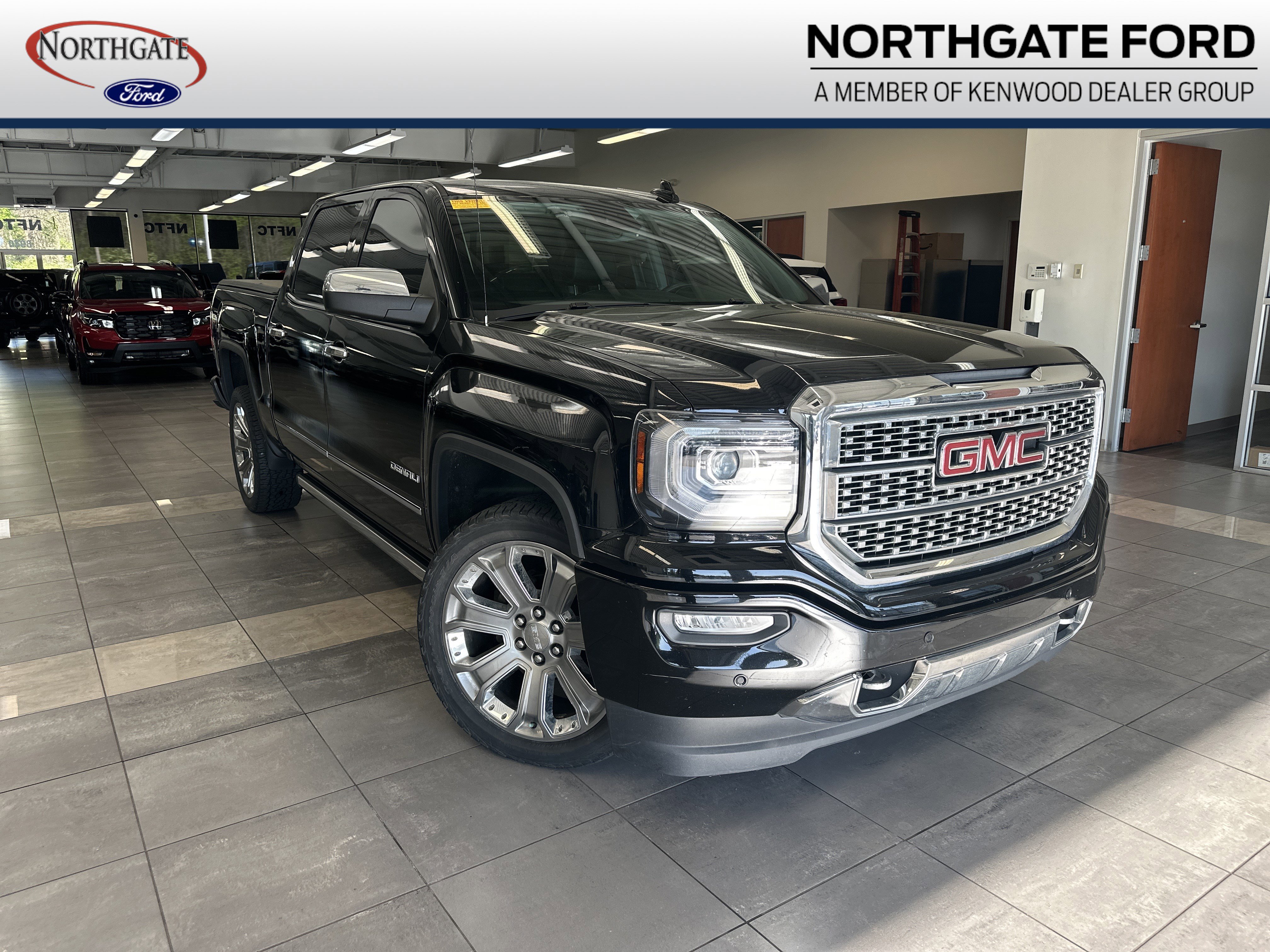 Used 2017 GMC Sierra 1500 Denali w/ Denali Ultimate Package AWD/4WD image 1