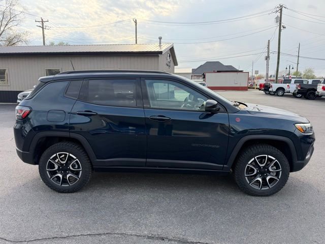 Used 2024 Jeep Compass Trailhawk w/ Trailhawk Elite Group image 5
