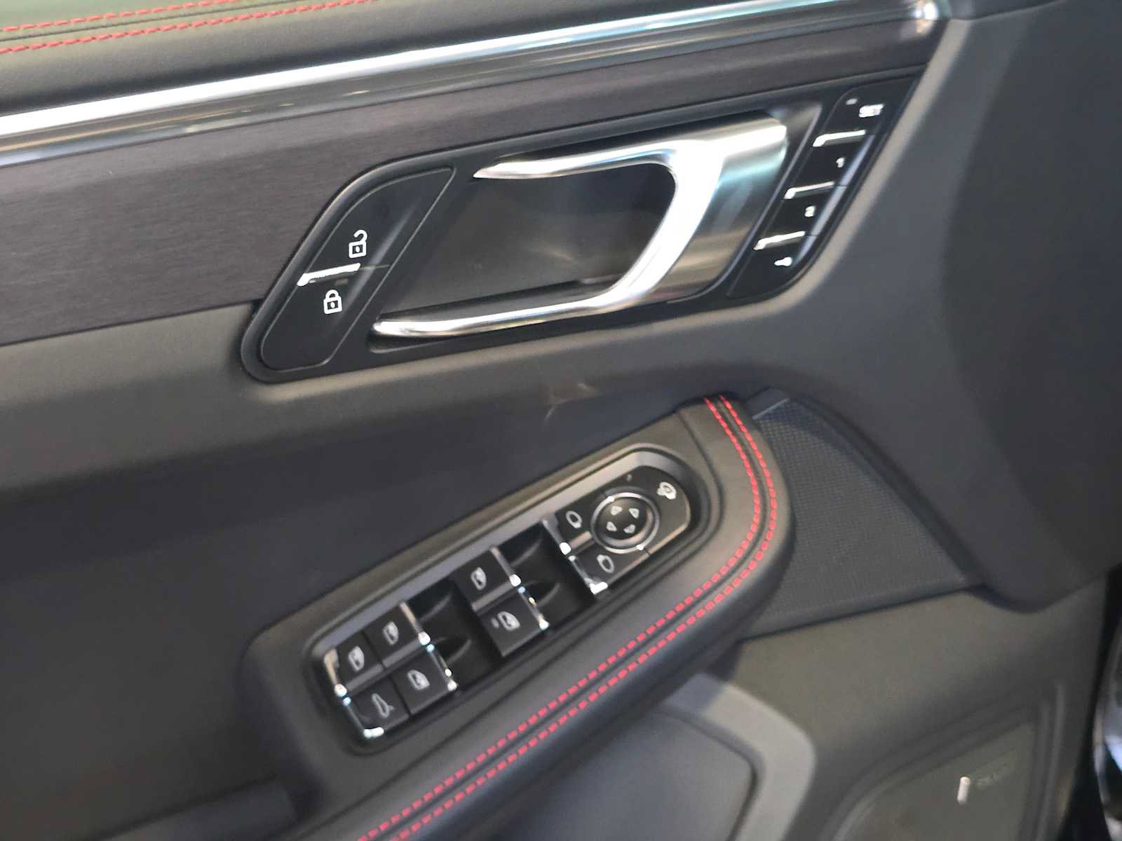 Used 2025 Porsche Macan GTS AWD/4WD image 24