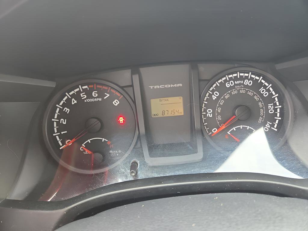 Used 2017 Toyota Tacoma SR image 23