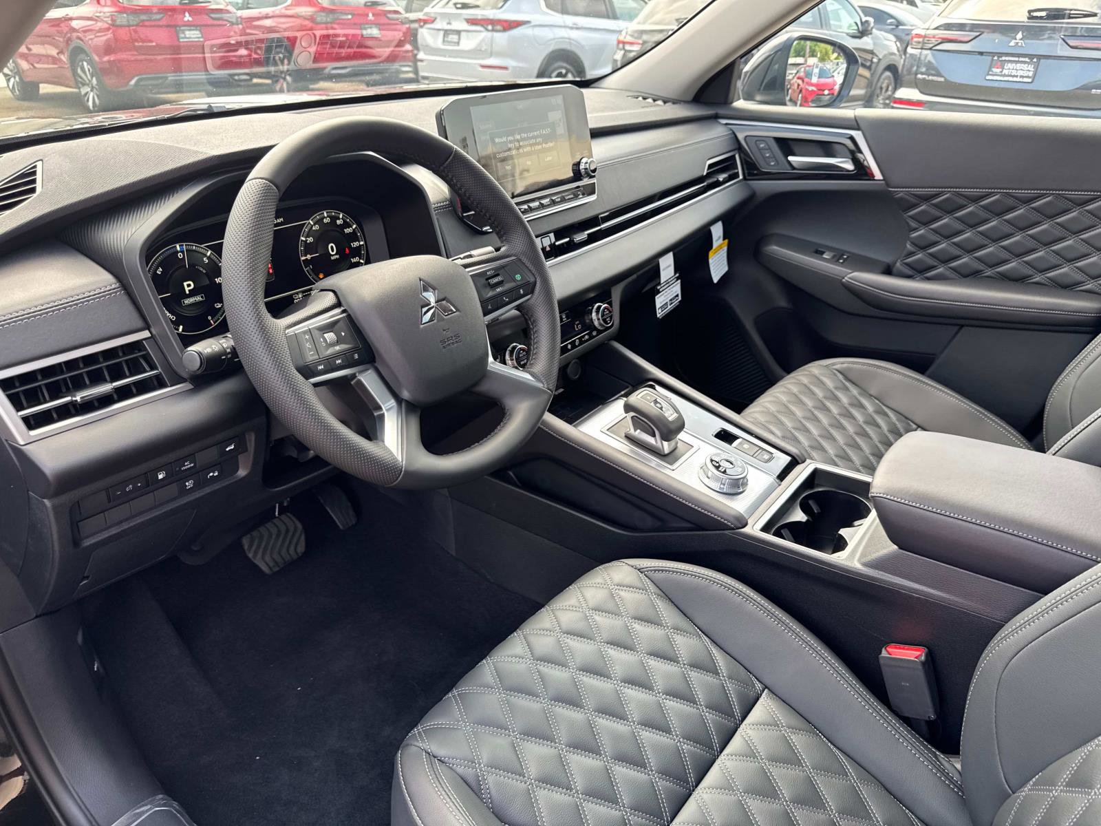 New 2025 Mitsubishi Outlander SEL image 17