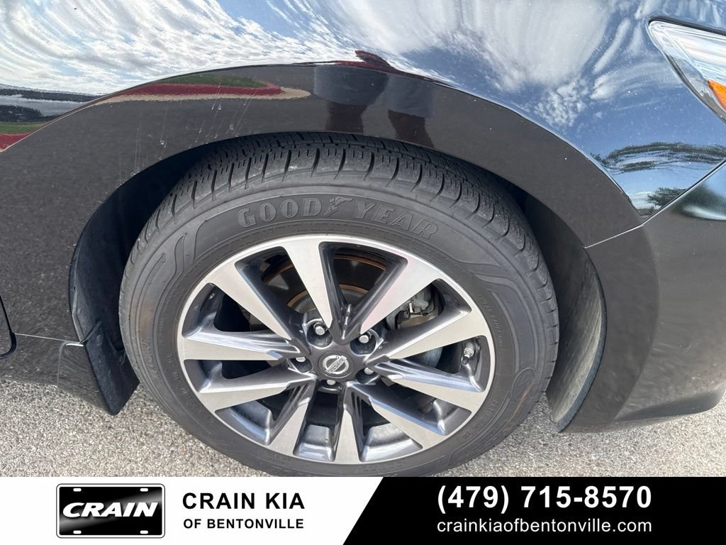 Used 2017 Nissan Altima 2.5 SL w/ 2.5 Technology Package FWD image 9