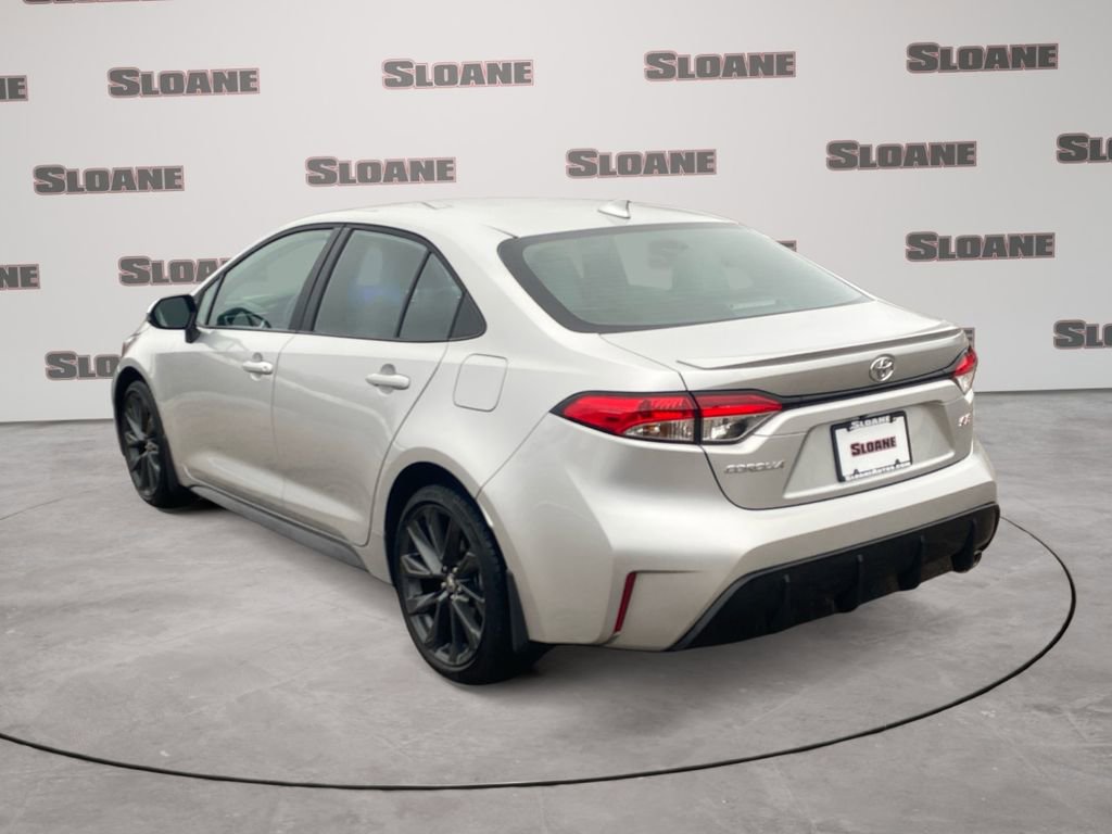 Used 2025 Toyota Corolla SE image 3