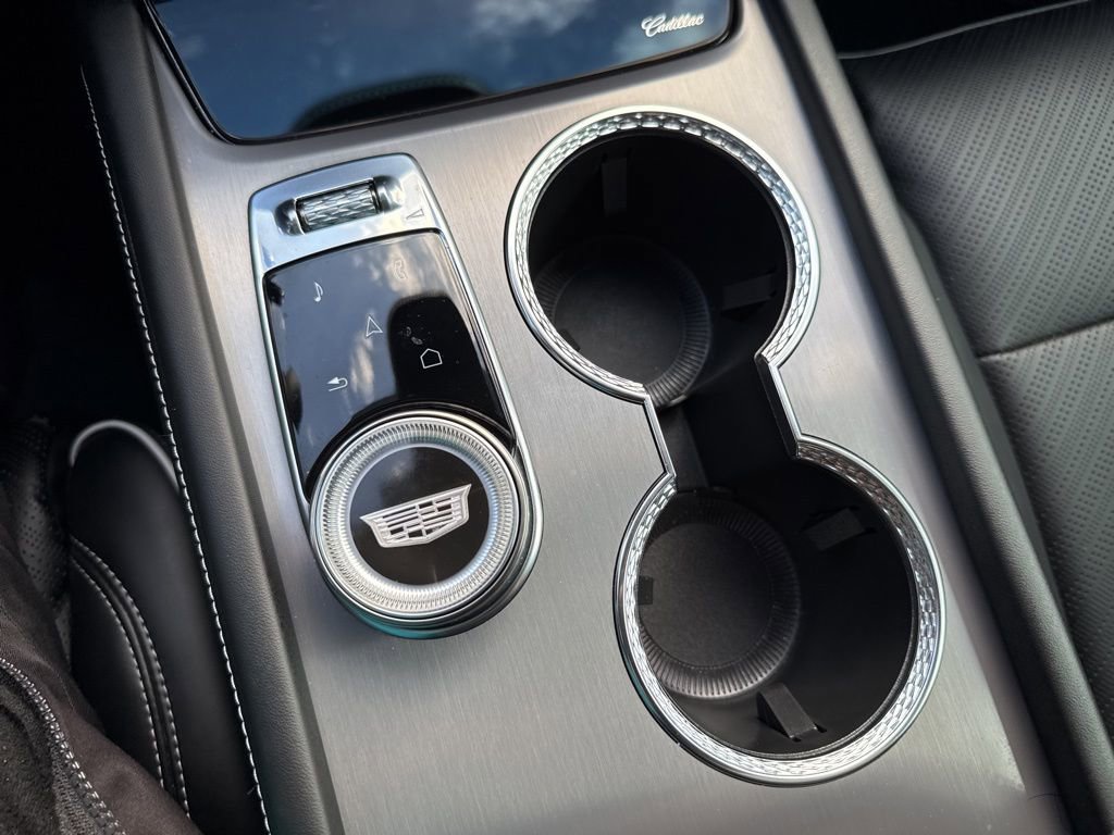 Used 2026 Cadillac Vistiq Platinum w/ LPO, Floor Liner Package AWD/4WD image 33