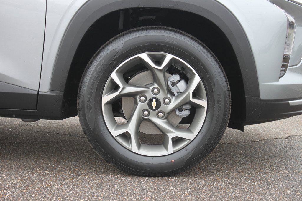 New 2026 Chevrolet Trax LT w/ Driver Confidence Package image 4