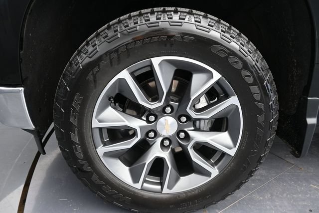 Used 2023 Chevrolet Silverado 1500 LT AWD/4WD image 21