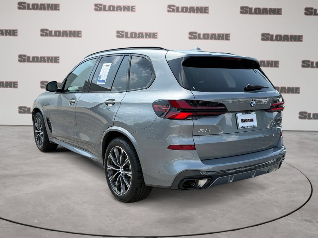 Used 2024 BMW X5 xDrive40i w/ M Sport Package AWD/4WD image 3