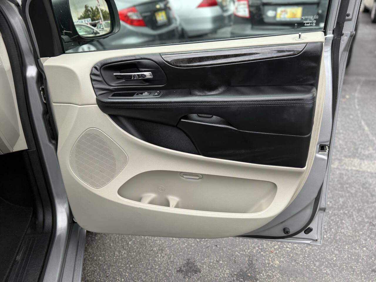 Used 2013 Dodge Grand Caravan SE image 20
